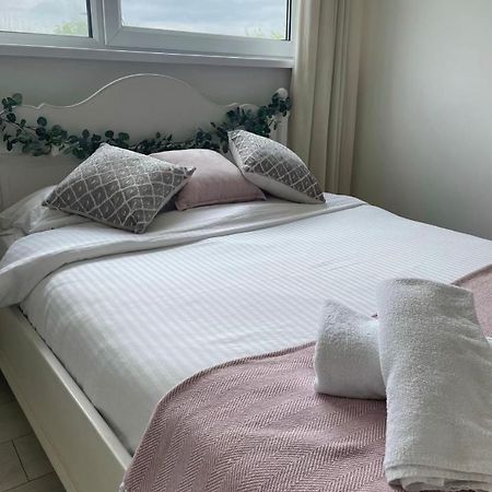 Cozy Flat 15 Mins From City Centre With Parking Leilighet Cardiff Eksteriør bilde